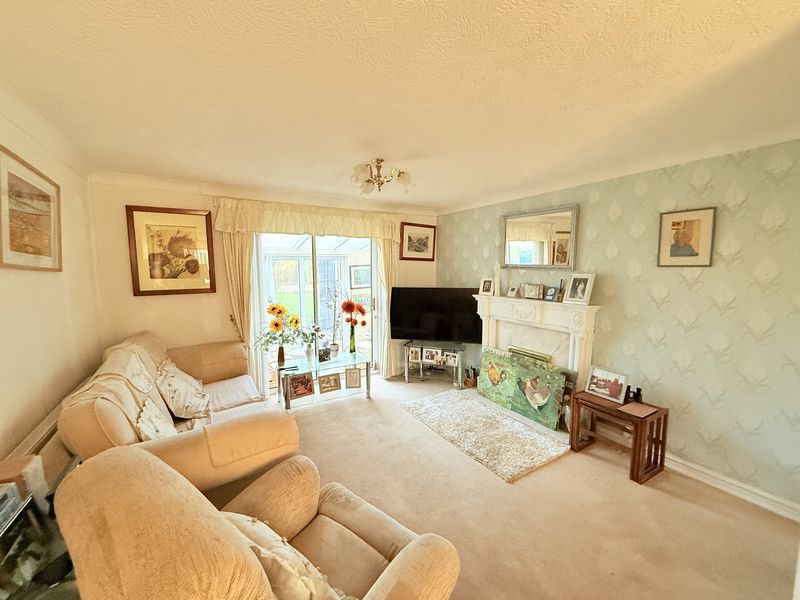 Lounge- click for photo gallery